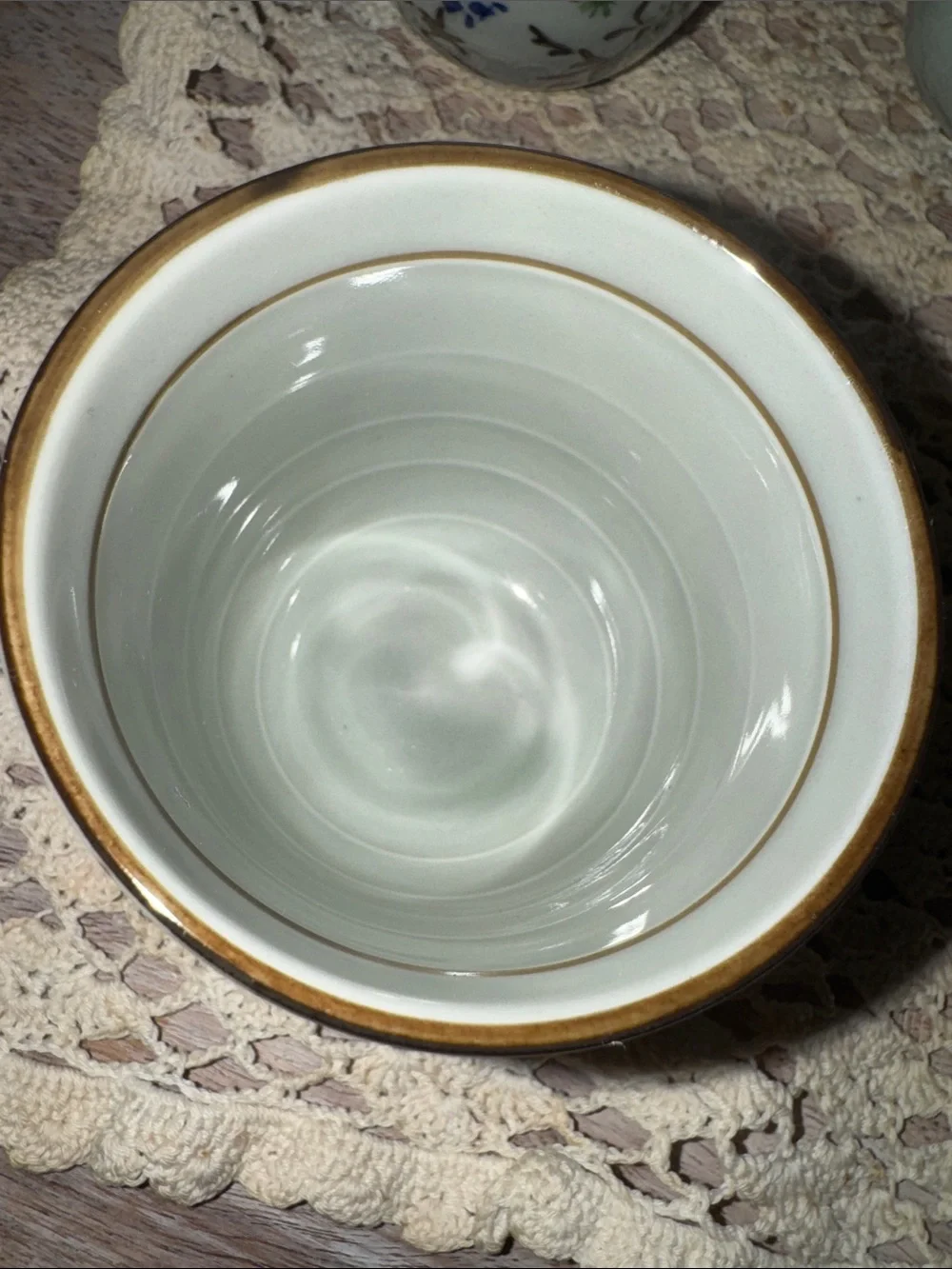 Pier 1 Japanese Import Tomoko porcelain Matching Teapot and bowls
